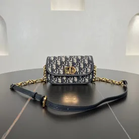 30 Montaigne Avenue Blue Flower Saddle Bag Handbag 279202