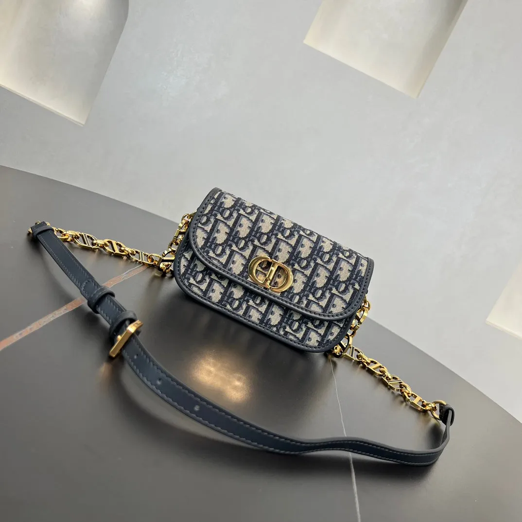 30 Montaigne Avenue Blue Flower Saddle Bag Handbag 279202
