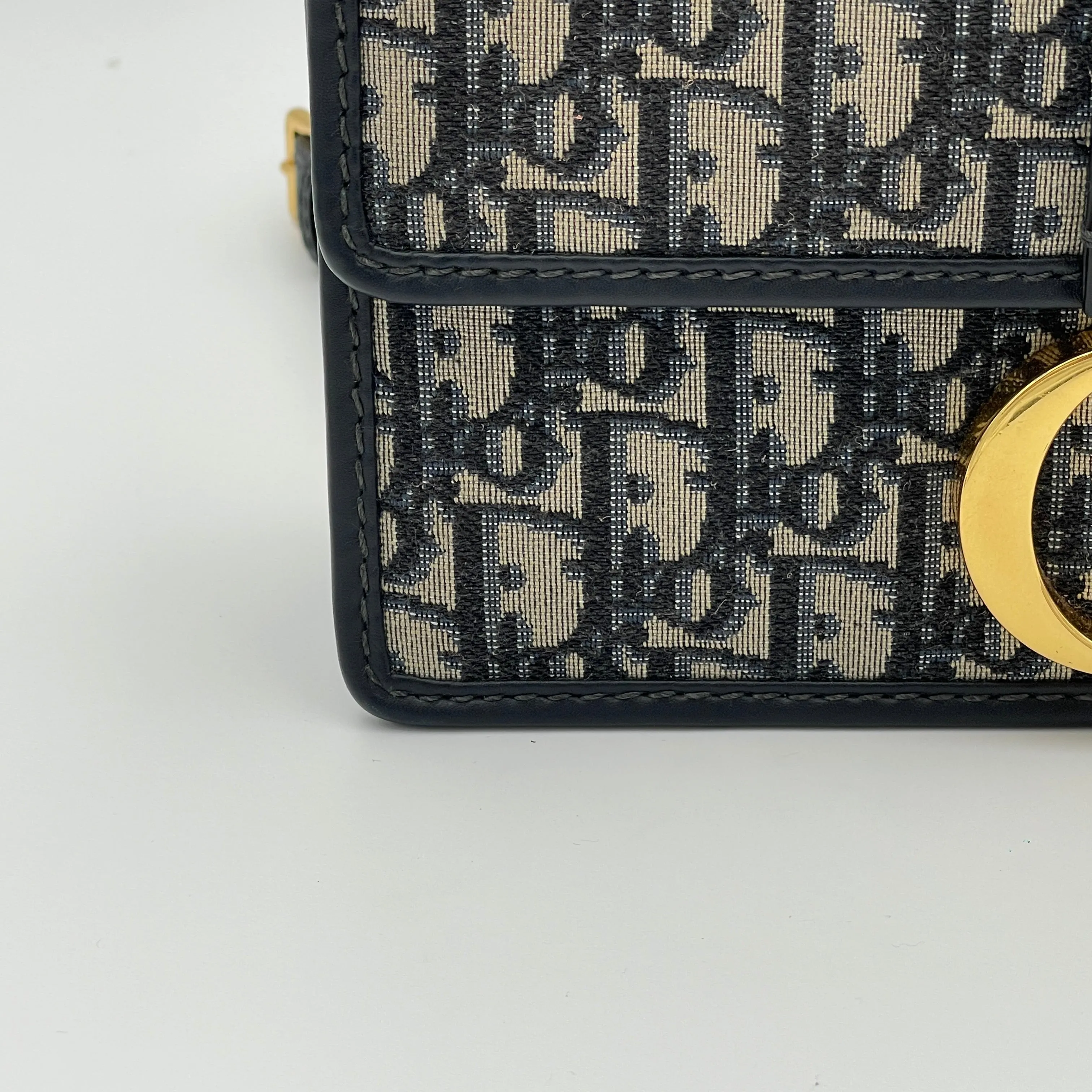 30 Montaigne Medium Blue Shoulder Bag in Canvas, Gold hardware