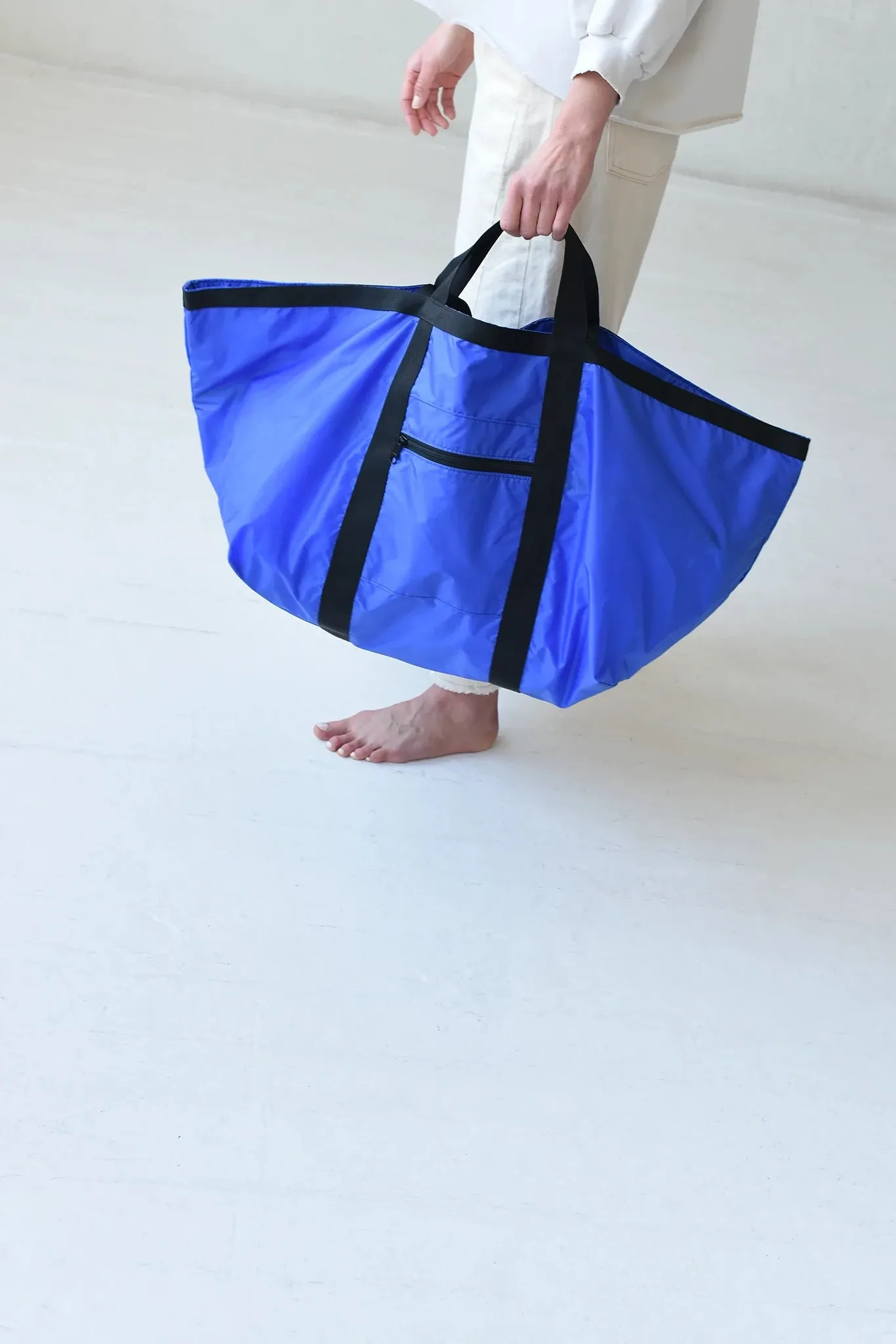 8.6.4 Nylon Weekender Bag - Royal Blue