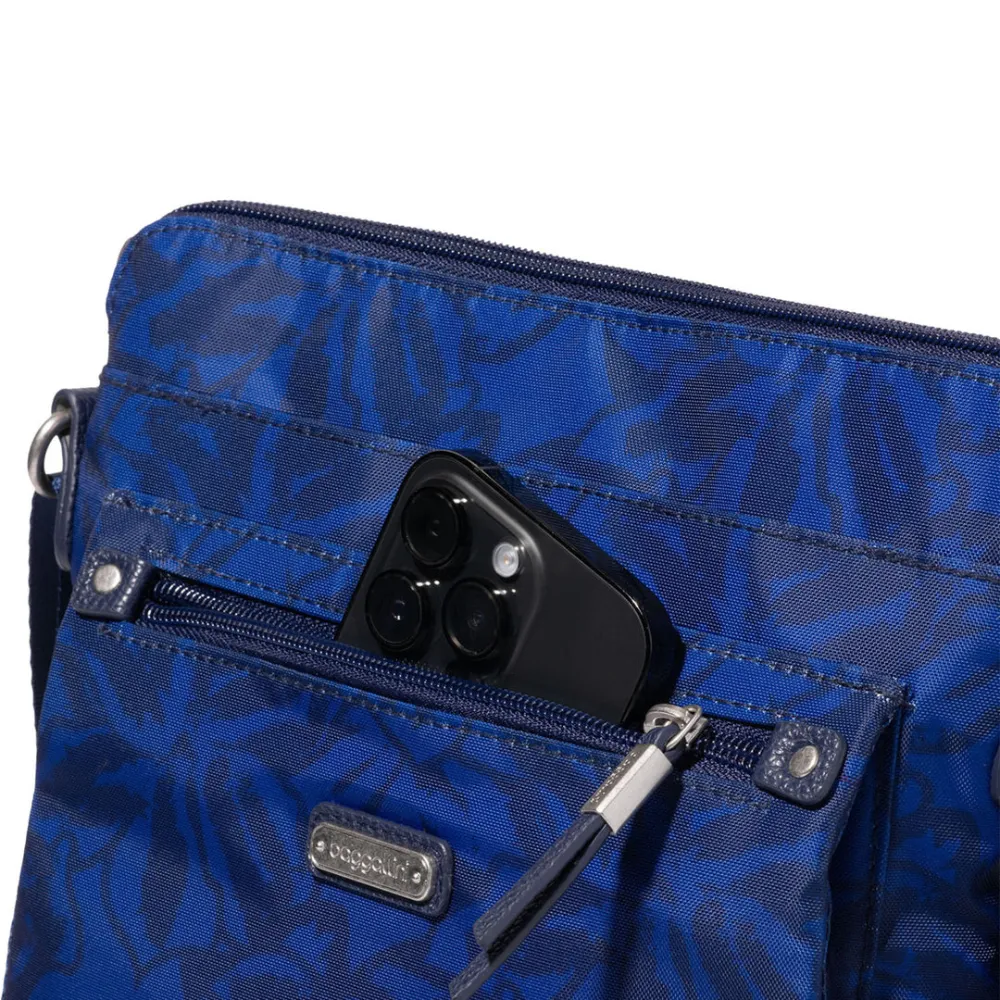 Baggallini Go Bagg With RFID Phone Wristlet Nightfall Floral (Women's)