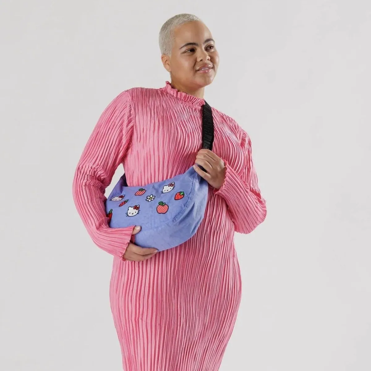 Adorable Baggu Medium Nylon Crescent Bag with Embroidered Hello Kitty Design – Stylish and Functional