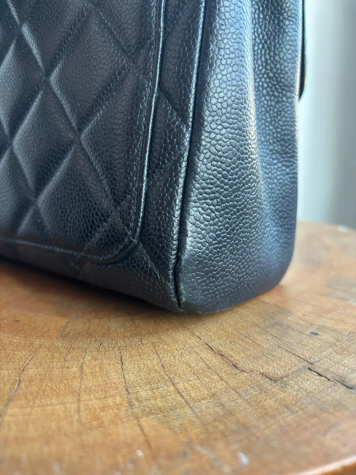 BLACK MEDIUM SQUARE CAVIAR PURSE