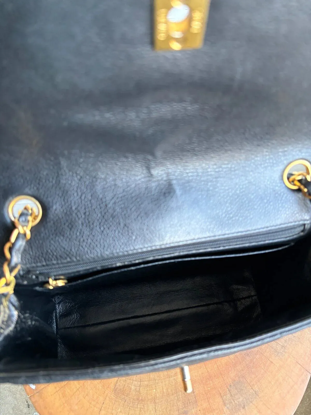 BLACK MEDIUM SQUARE CAVIAR PURSE