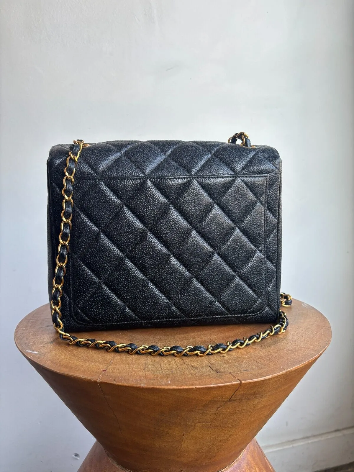 BLACK MEDIUM SQUARE CAVIAR PURSE