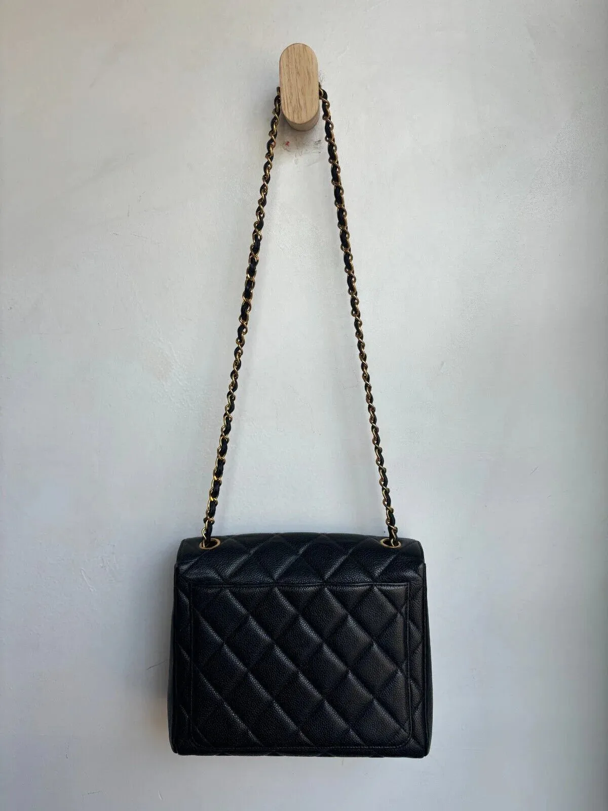 BLACK MEDIUM SQUARE CAVIAR PURSE