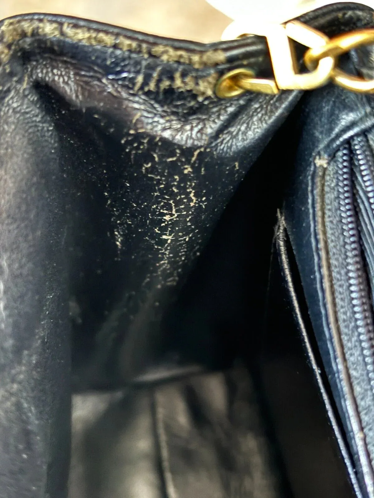 BLACK MEDIUM SQUARE CAVIAR PURSE