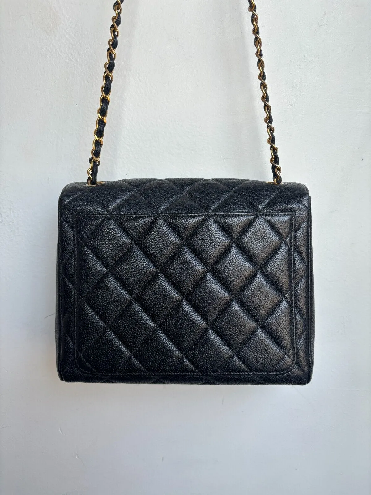 BLACK MEDIUM SQUARE CAVIAR PURSE