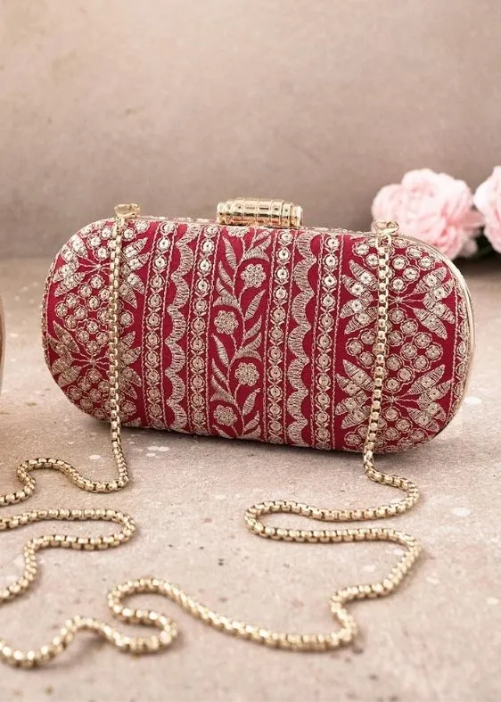 Mirai embroidery clutch red