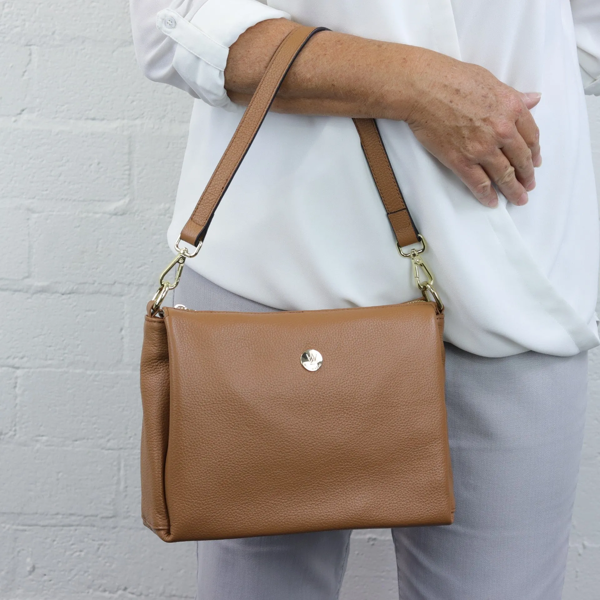 Nina leather shoulder bag